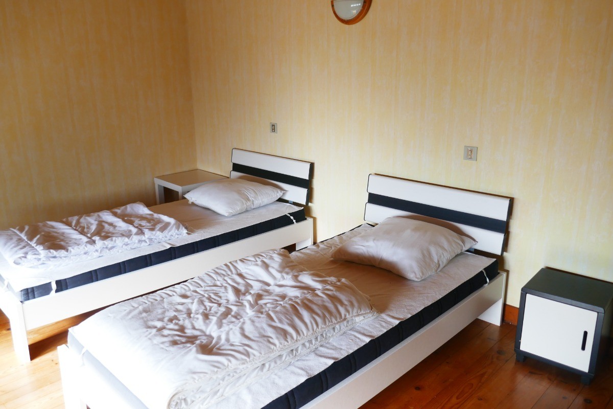 Chambre 5 avec deux lits en 90 à l'étage