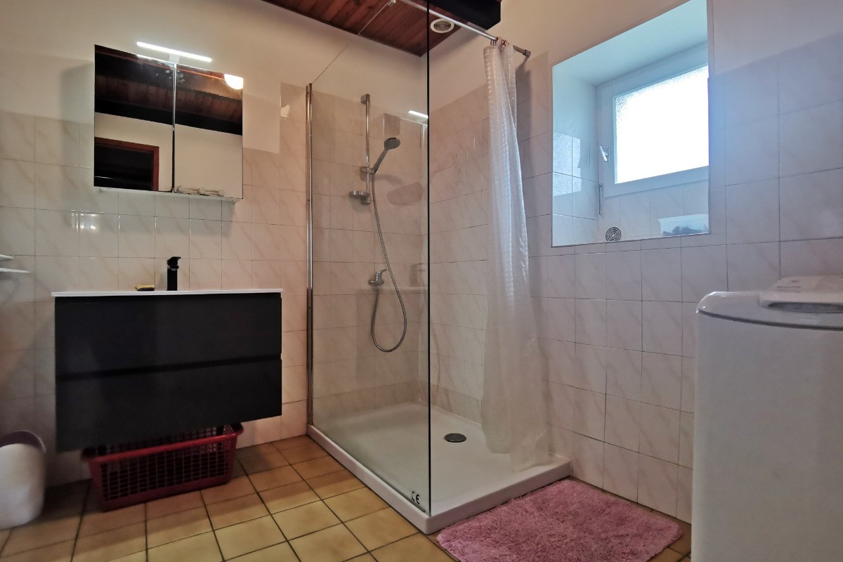 Ground floor: shower room