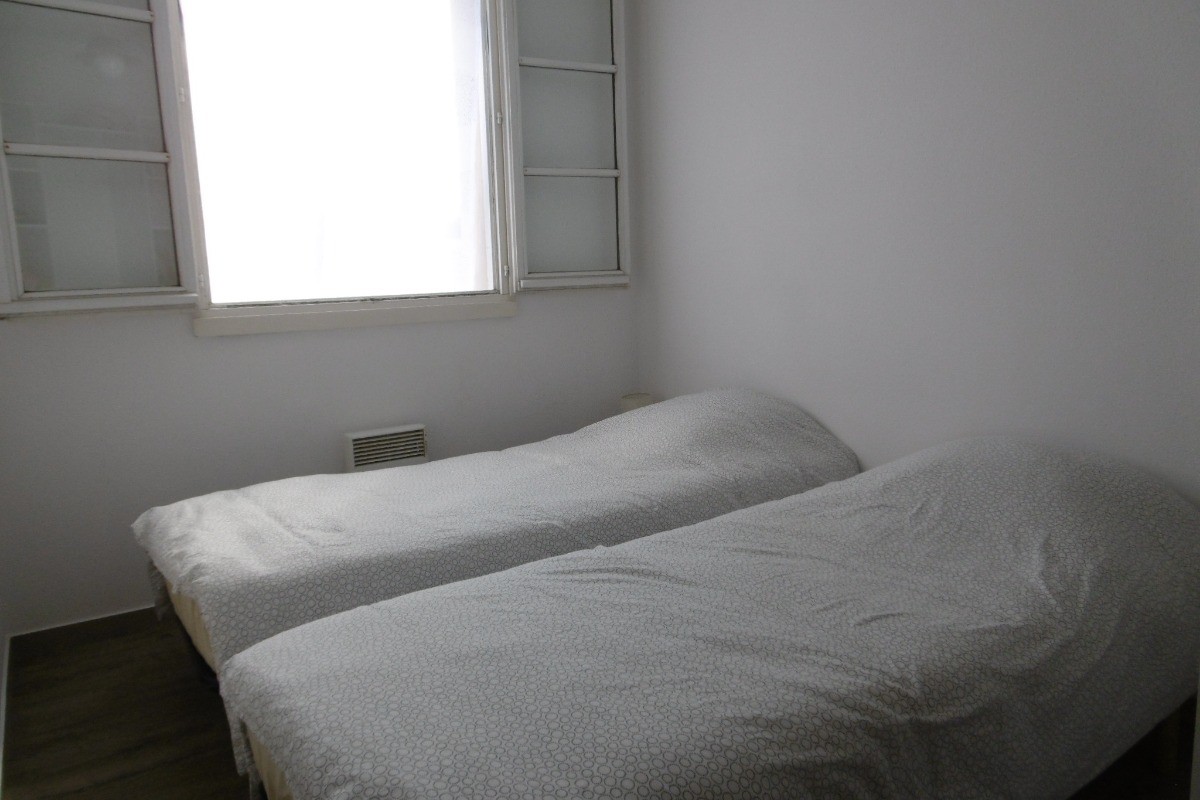Chambre cabine lits en 90 (étage)