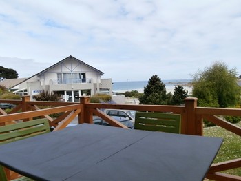 la vue sur la plage de la terrasse