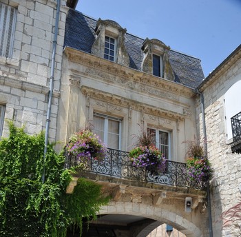 Place des Arcades, Mairie, Monflanquin, Un des Plus Beaux Villages de France