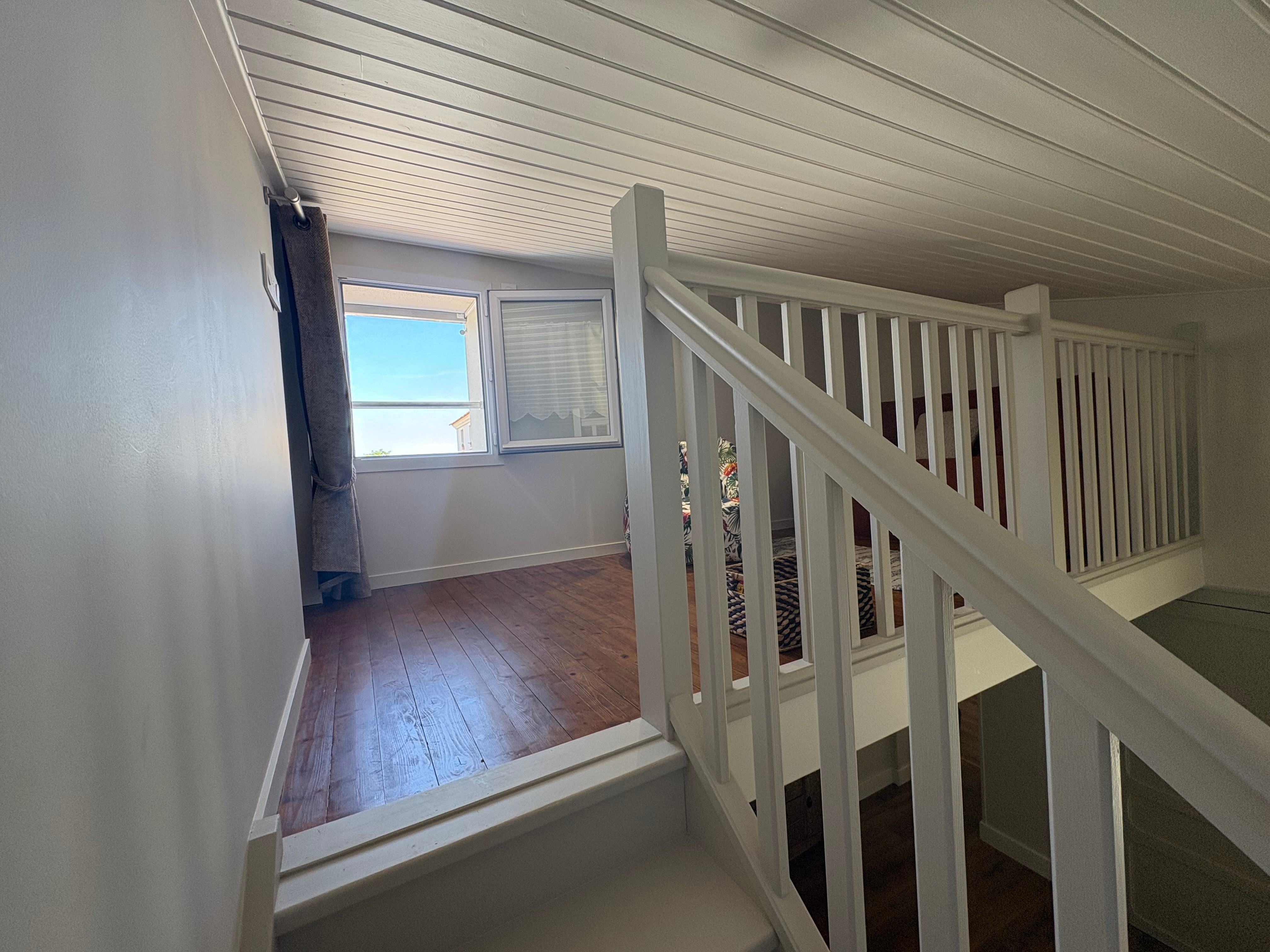 Mezzanine sleeping area (-1.80m)
