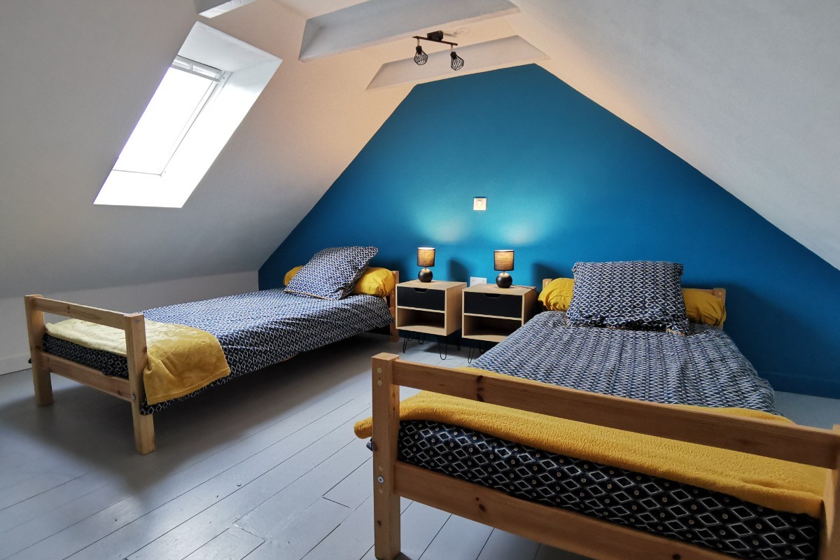 Etage Chambre 2 avec 2 lits 90