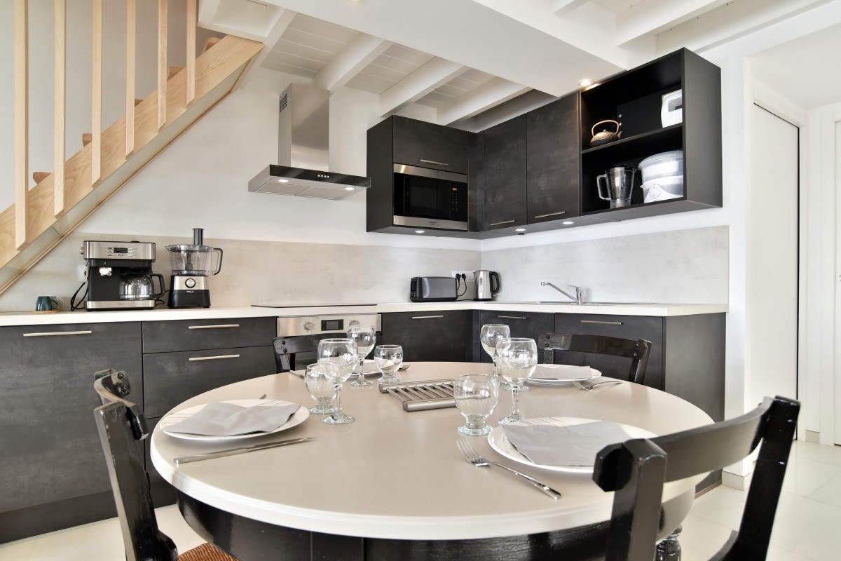 Cuisine parfaitement équipée pour la préparation des vos petits déjeuners et repas.