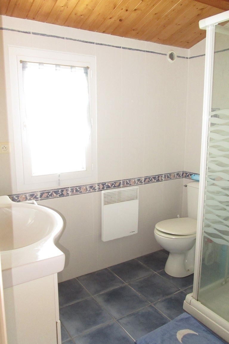 Salle d'eau de l'étage