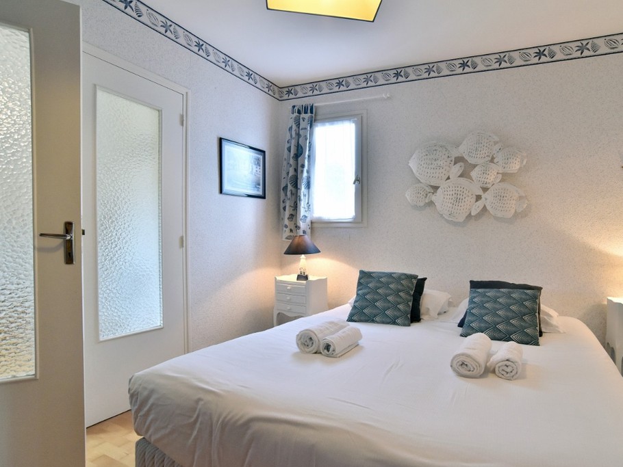 Chambre double lit 160X200, accès vers chambre enfants