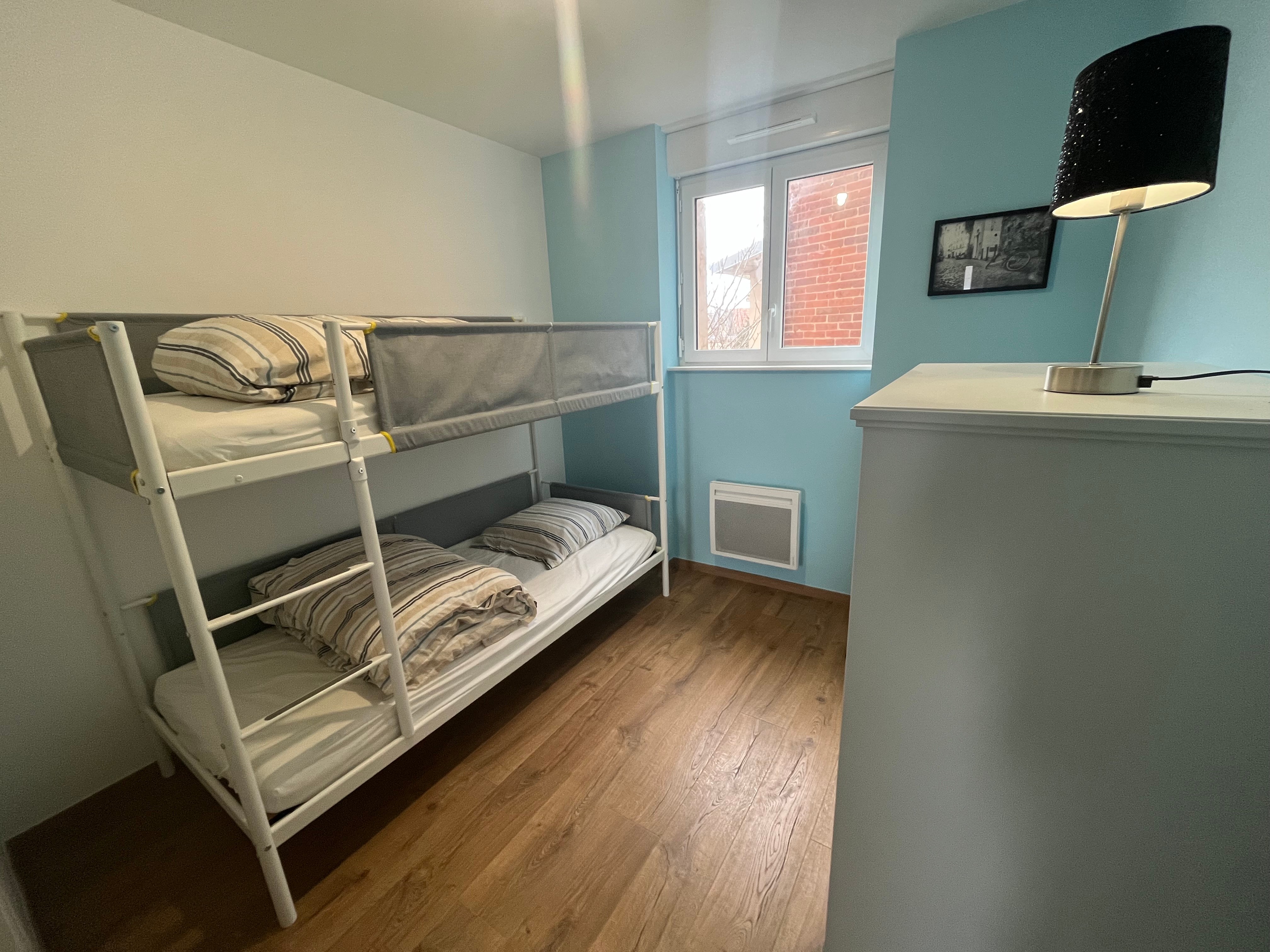 Location de vacances la villa des algues Grancamp maisy vue mer chambre chambre lit superposé