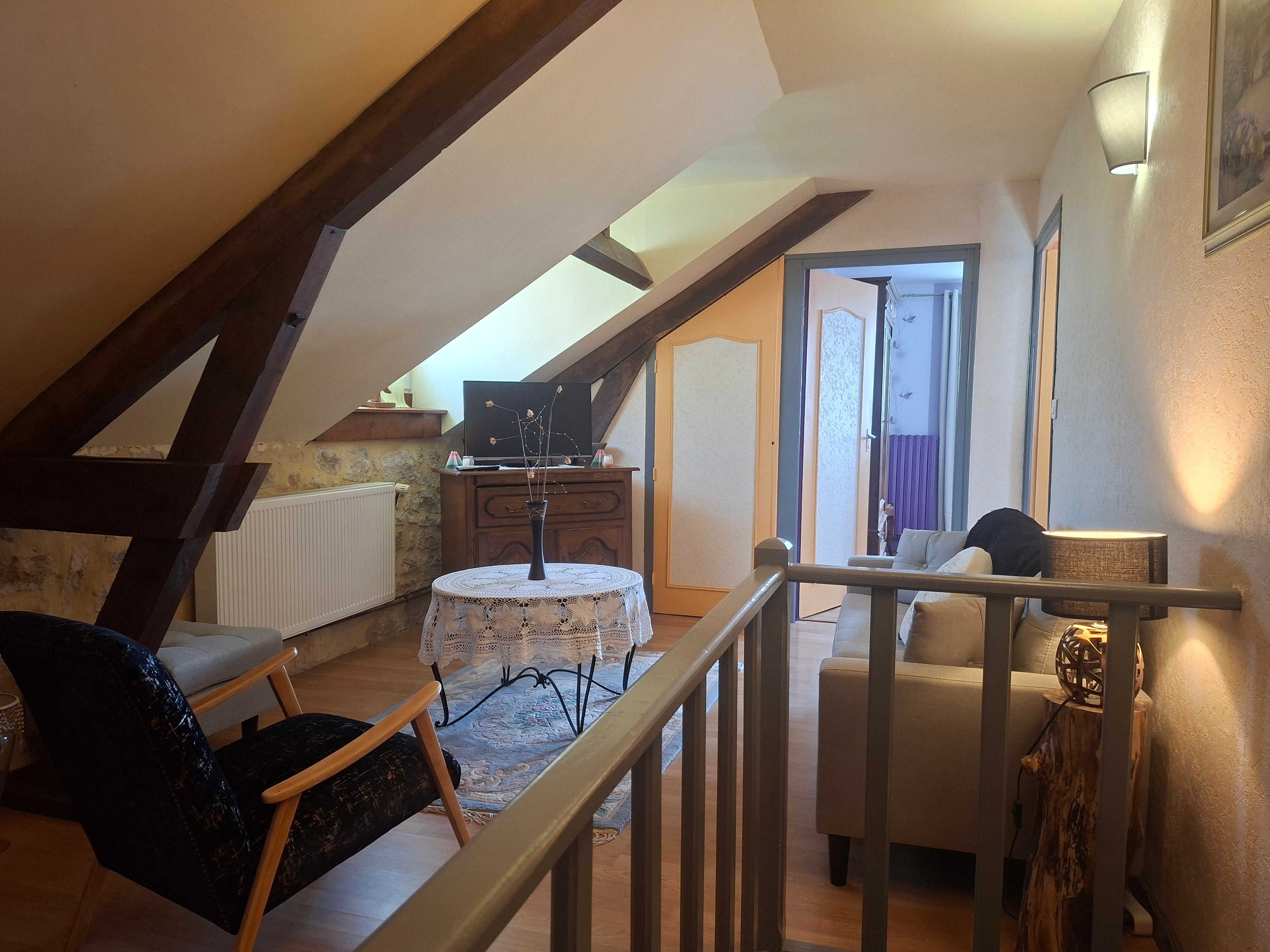 Cosy upstairs lounge