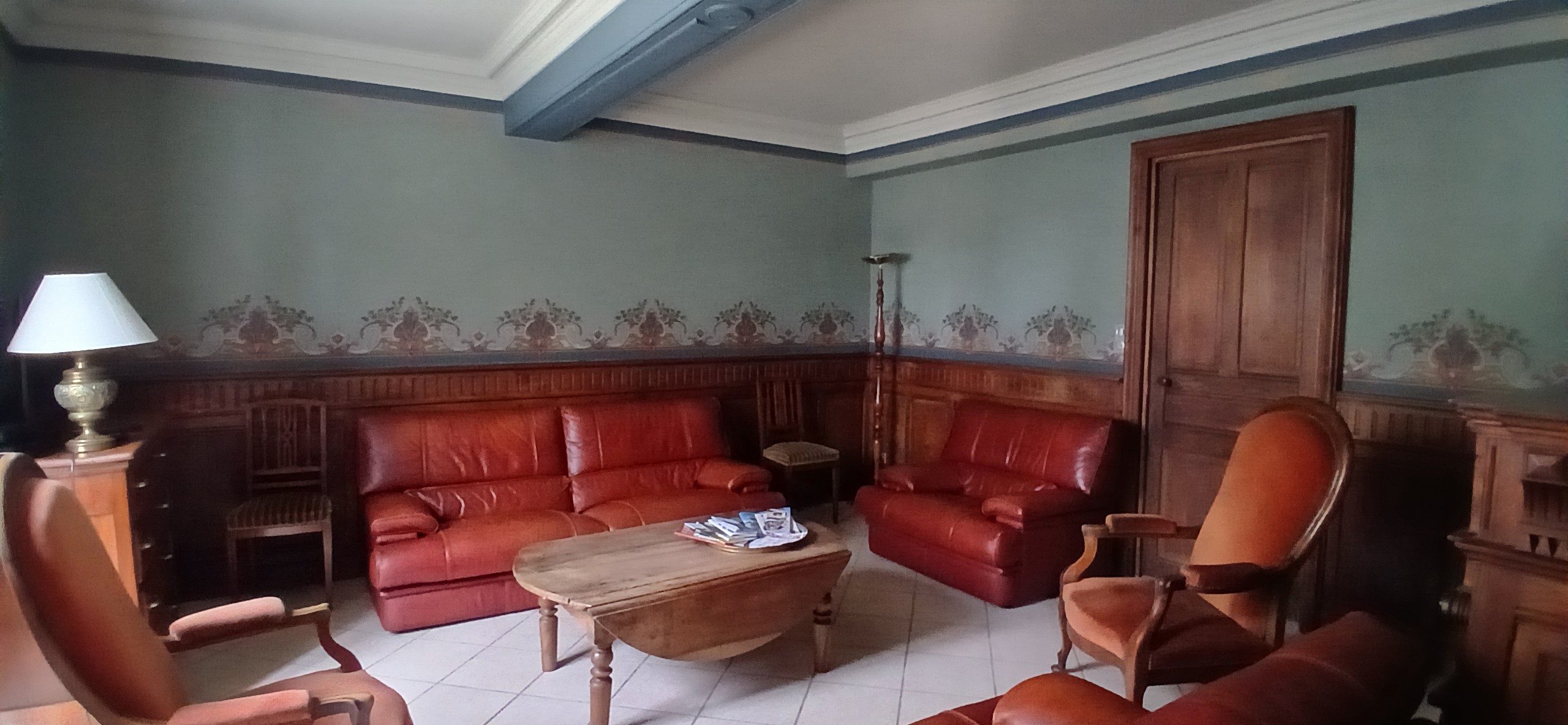 Gîte Esprit de Famille à Briennon : La salon