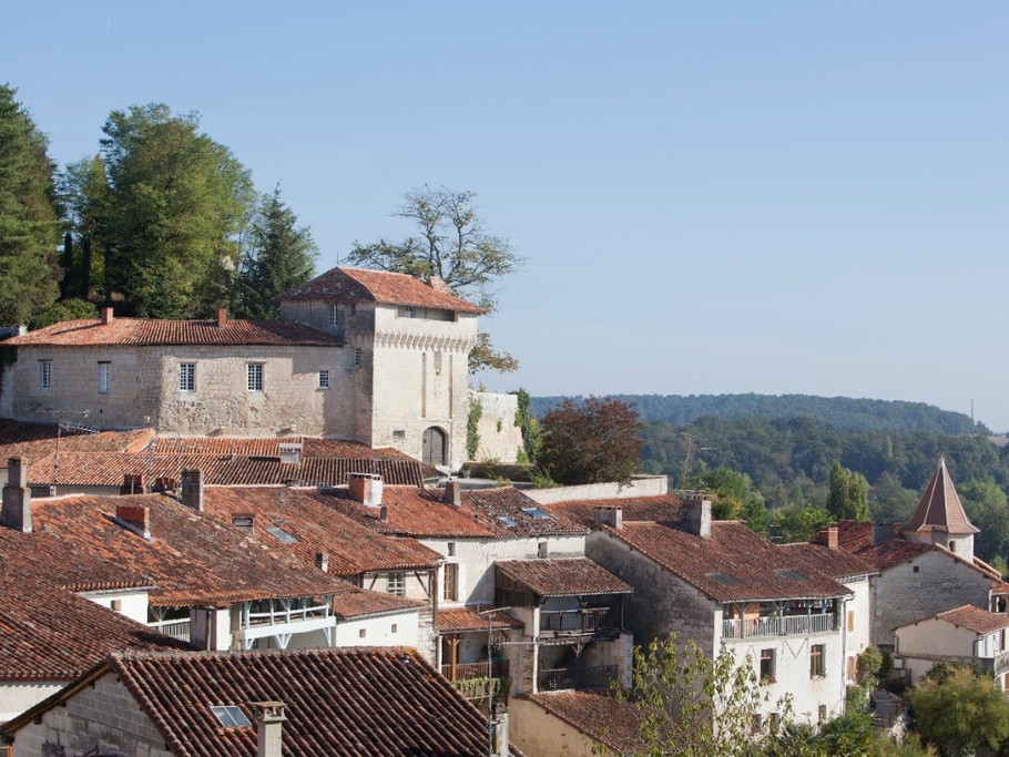 Le village d'Aubeterre sur Dronne