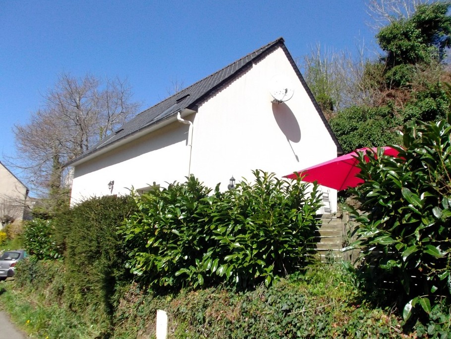 Location avec terrasse et jardin privatif clos