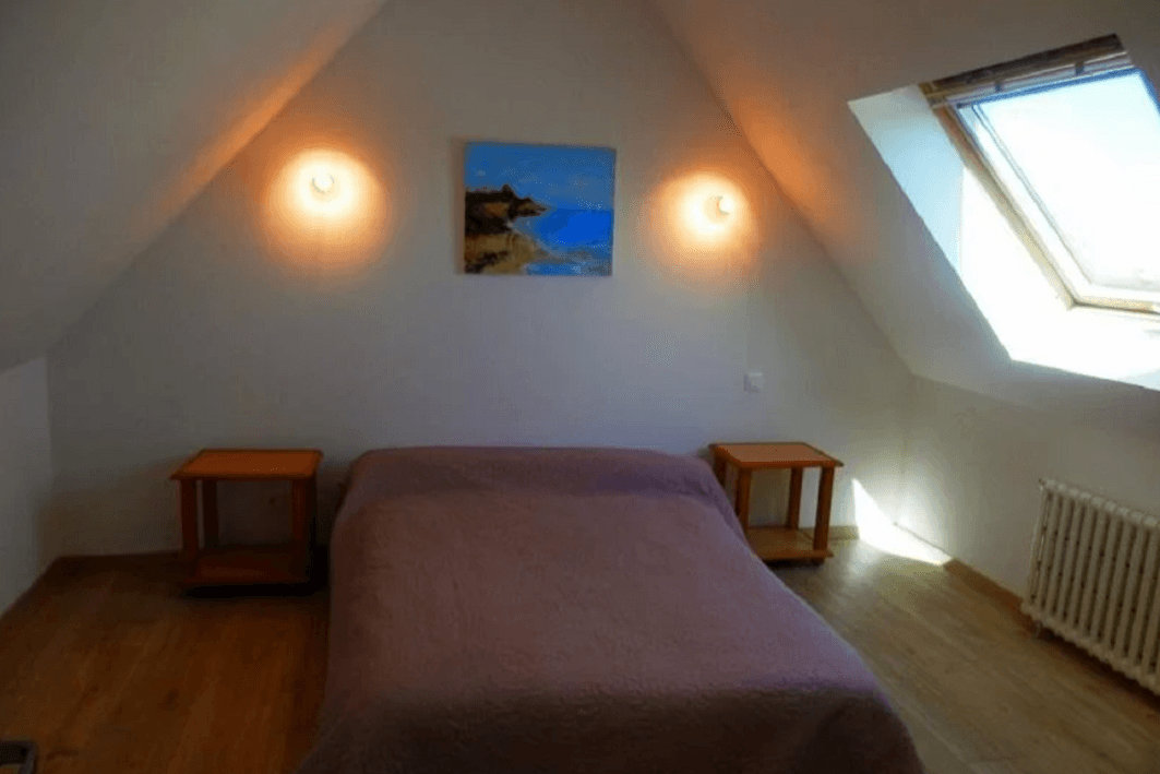 Chambre avec lit 140