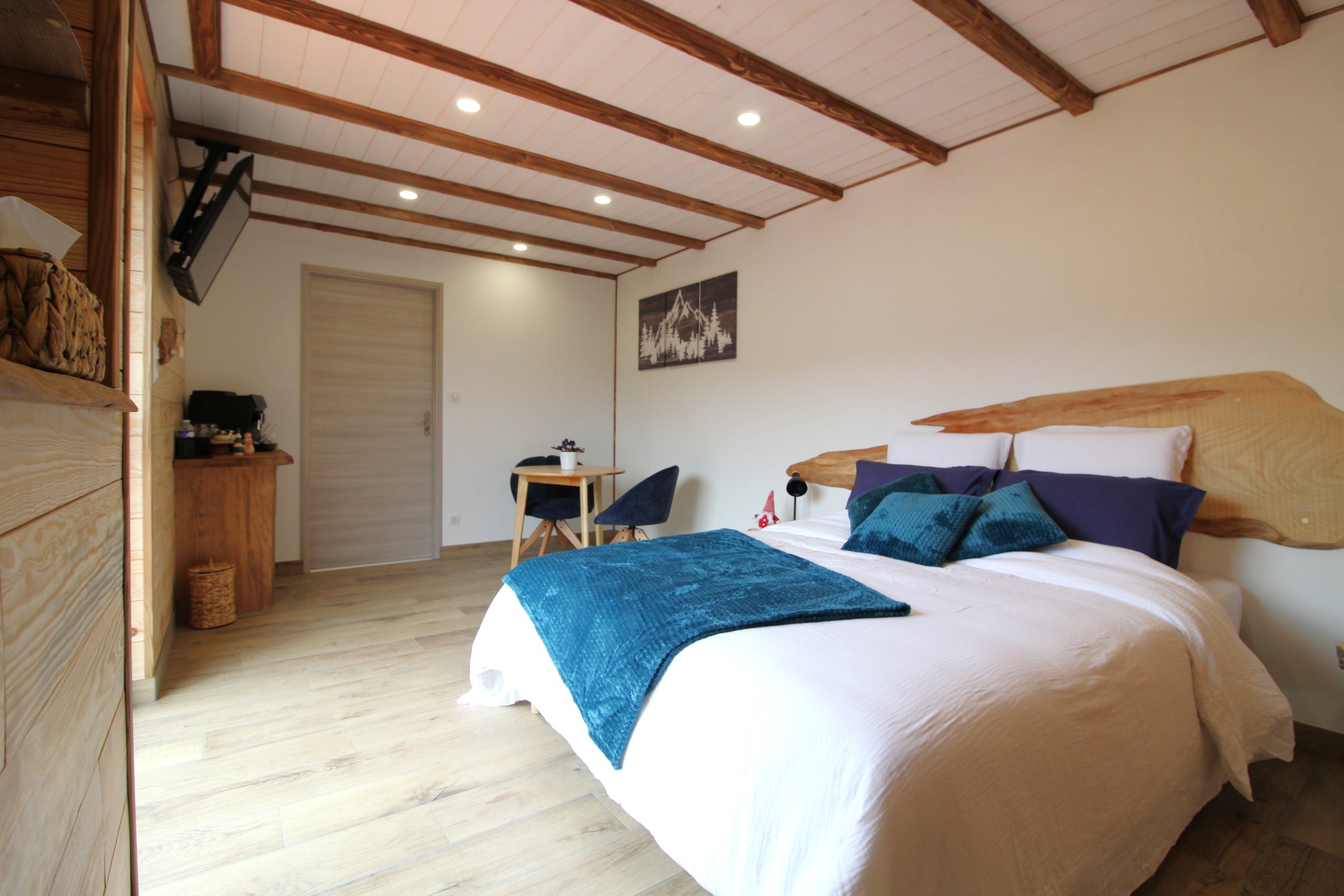 Lit 160x200 - Chambre d’hôtes La Pimprenelle : repos et nature – Vosges