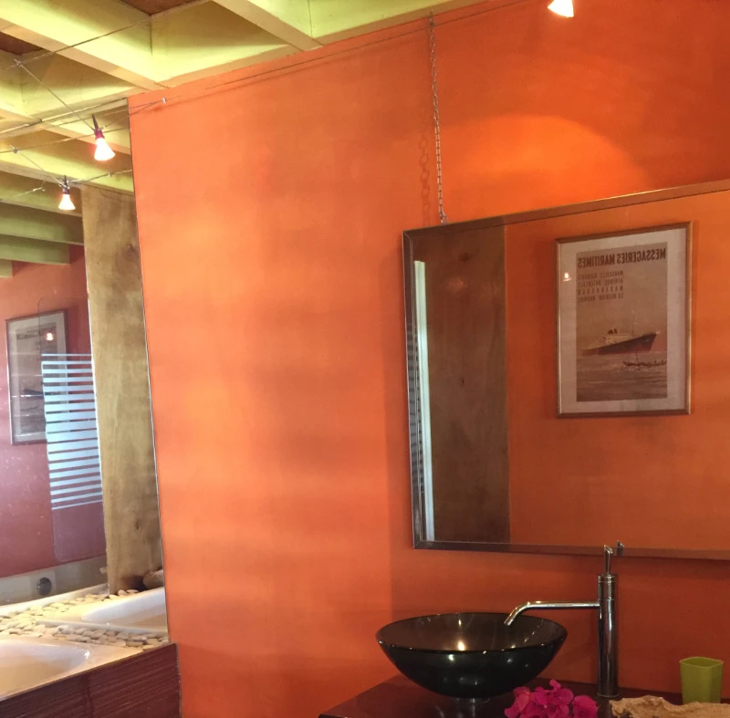 salle de bain et toilettes séparées