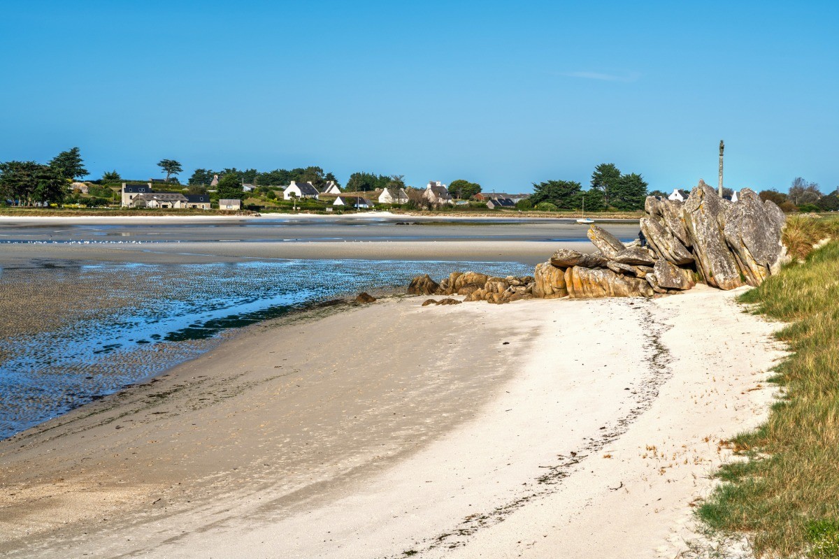 Photo de la plage à  marée basse à 100 m de la location