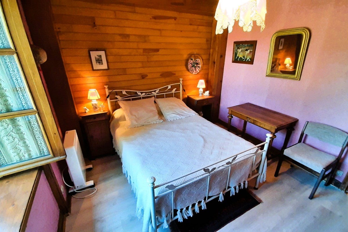 Chambre double : 1 lit 2 pers. en 140x190 cm