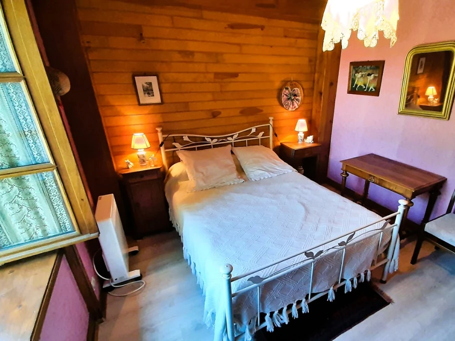 Chambre double : 1 lit 2 pers. en 140x190 cm