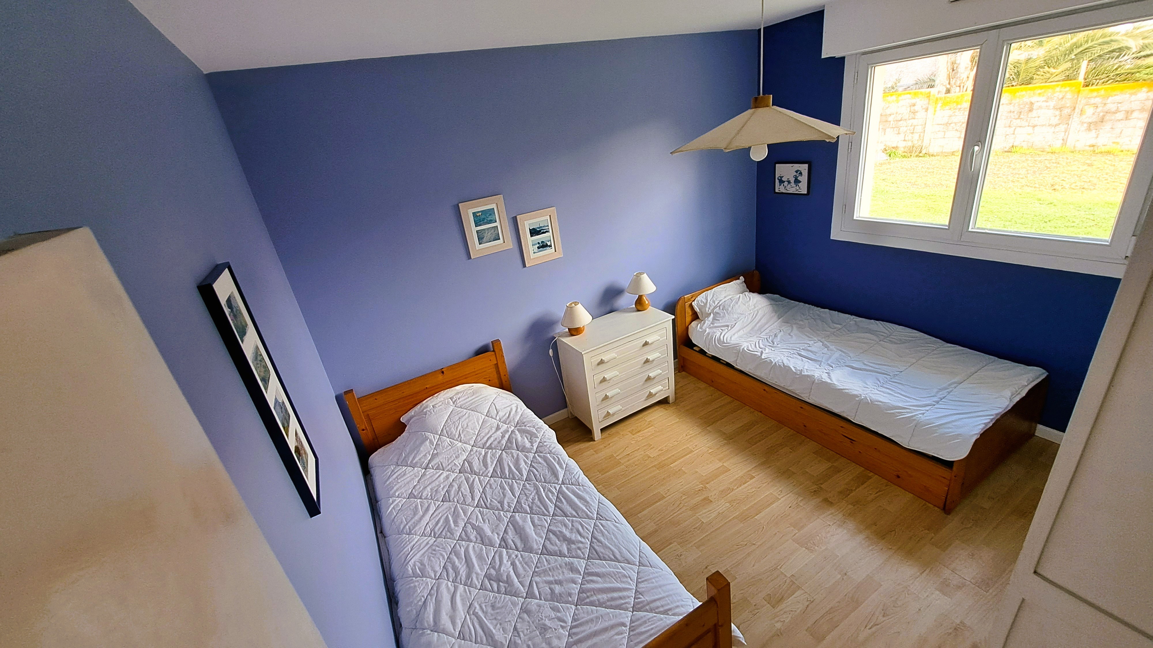bedroom 2 beds 90 RDC