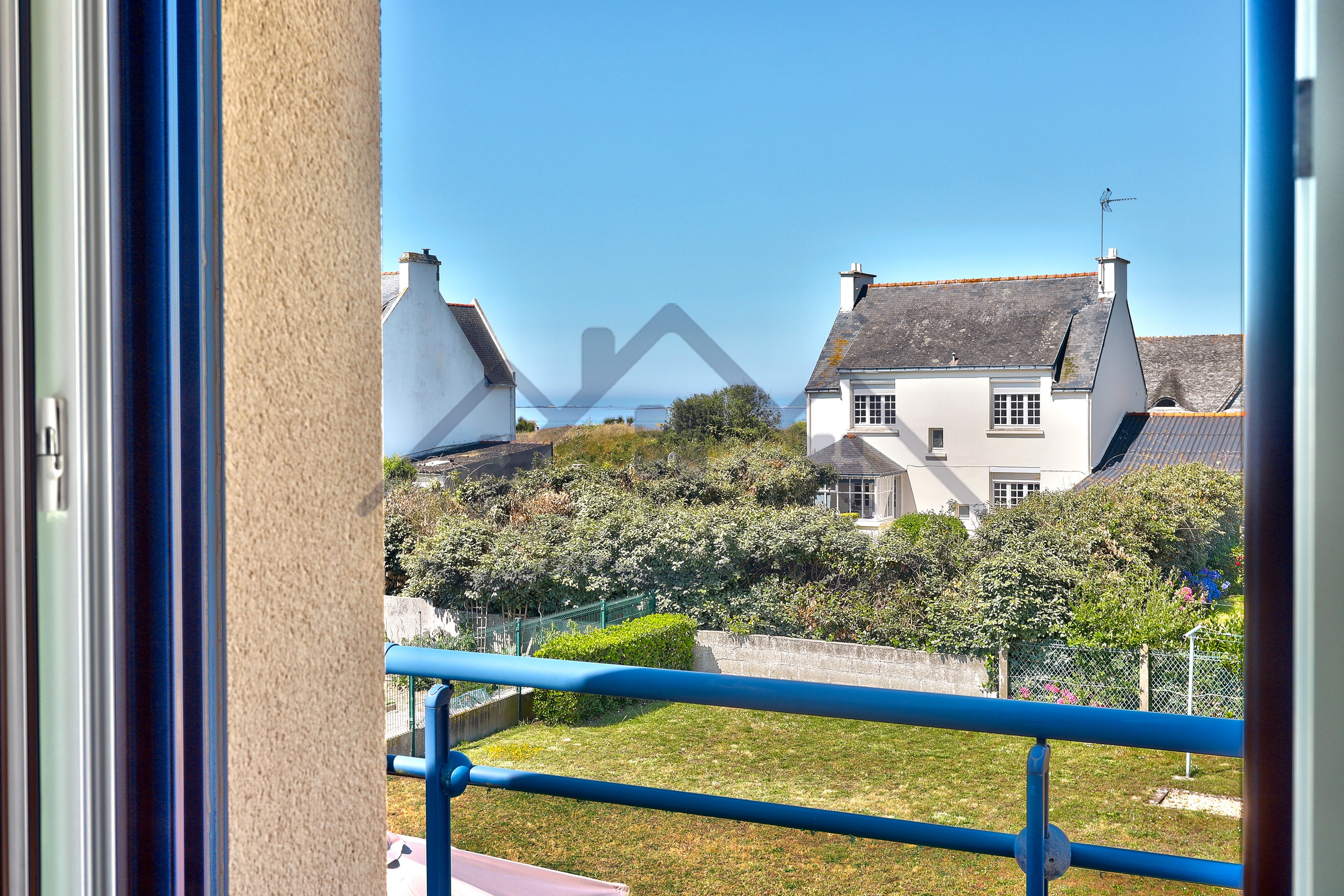 Petite vue mer depuis la chambre