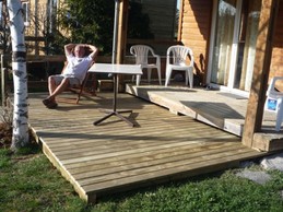 Qu'il fait bon se détendre sur la terrasse du chalet !