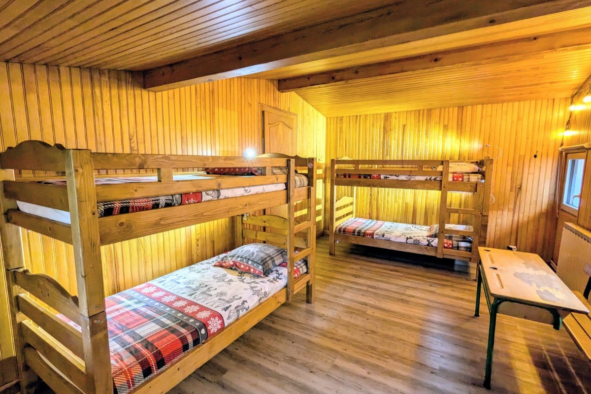 Chambre 5 à l'étage, deuxième espace pour les enfants - Gîte Le Vertbruche