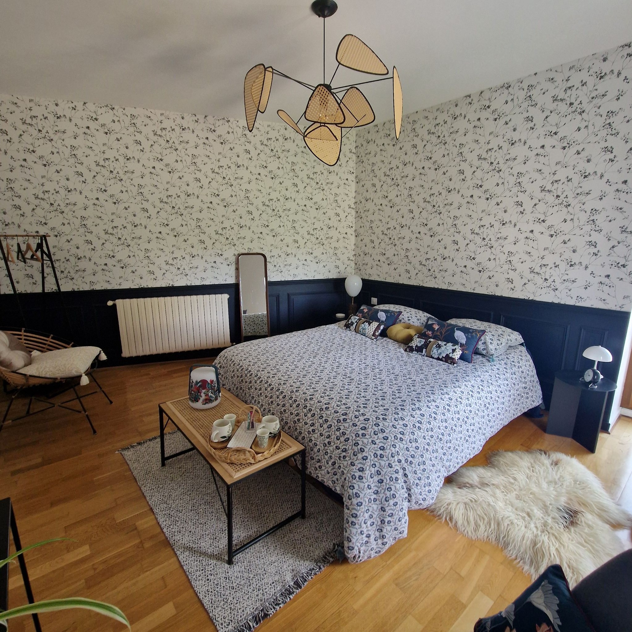 Chambre Ariette pour 2 personnes et un enfant en option, Le Clos des Champis, avec vue sur la tour Richard Coeur de Lion, Vienne