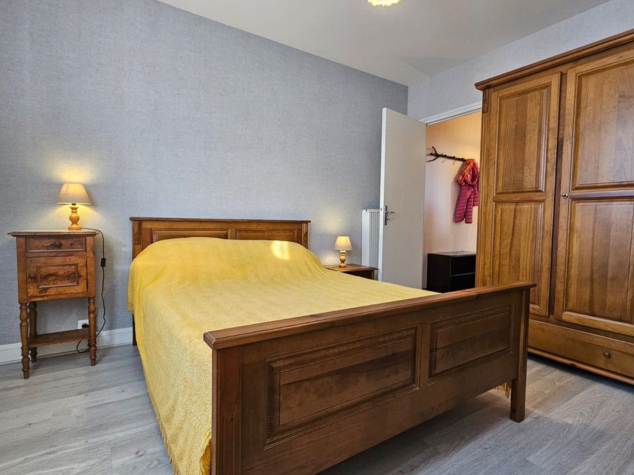 Chambre 2 personnes (lit 140x190) avec armoire