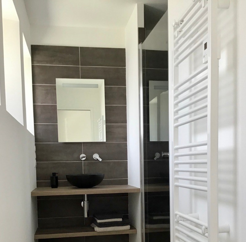 Salle d'eau privative à la chambre 1