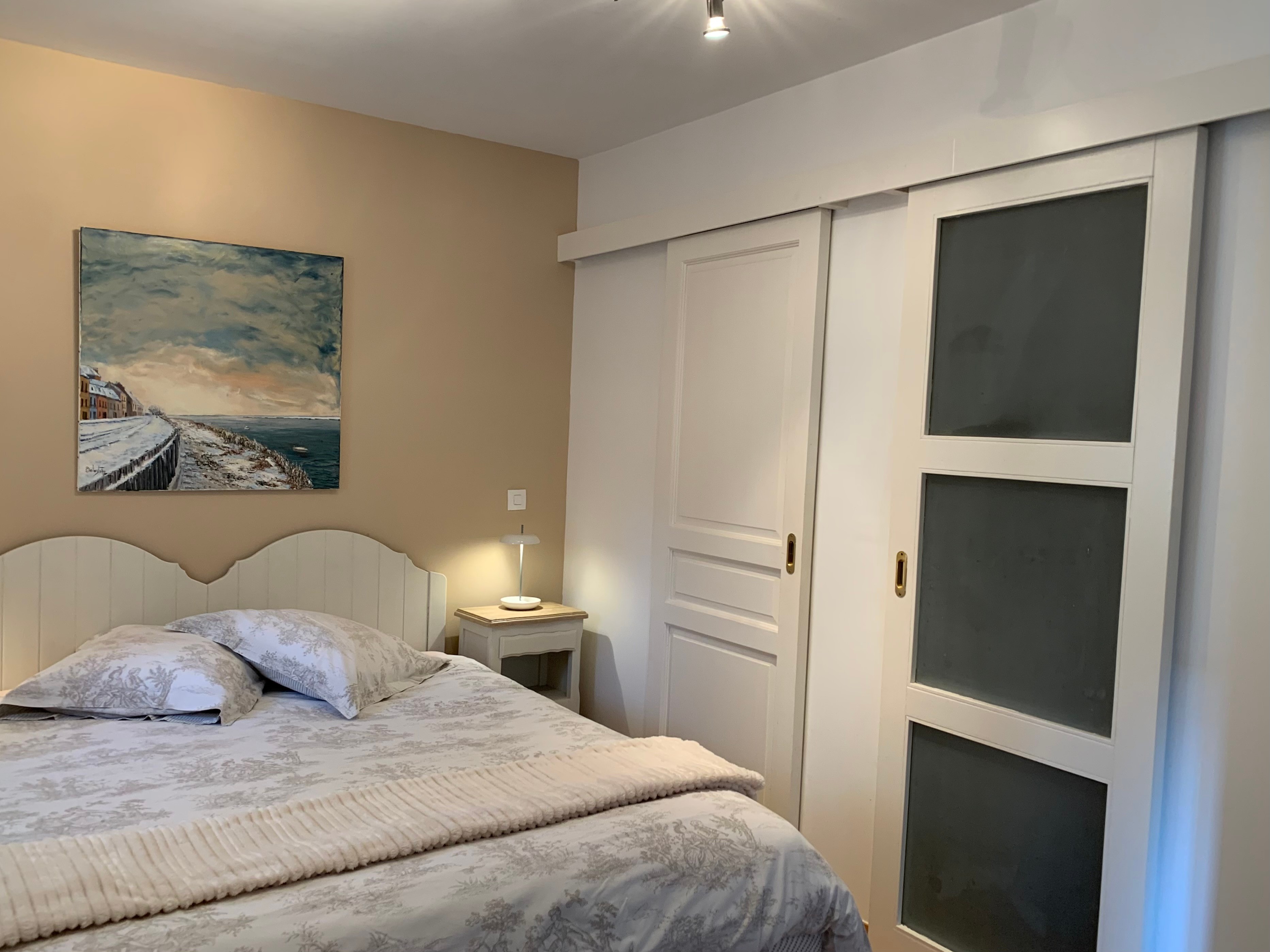 Chambre, WC indépendant et salle d'eau