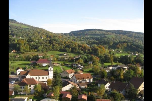 Vue sur le village du Ménil depuis le balcon - Chalet Pervenche