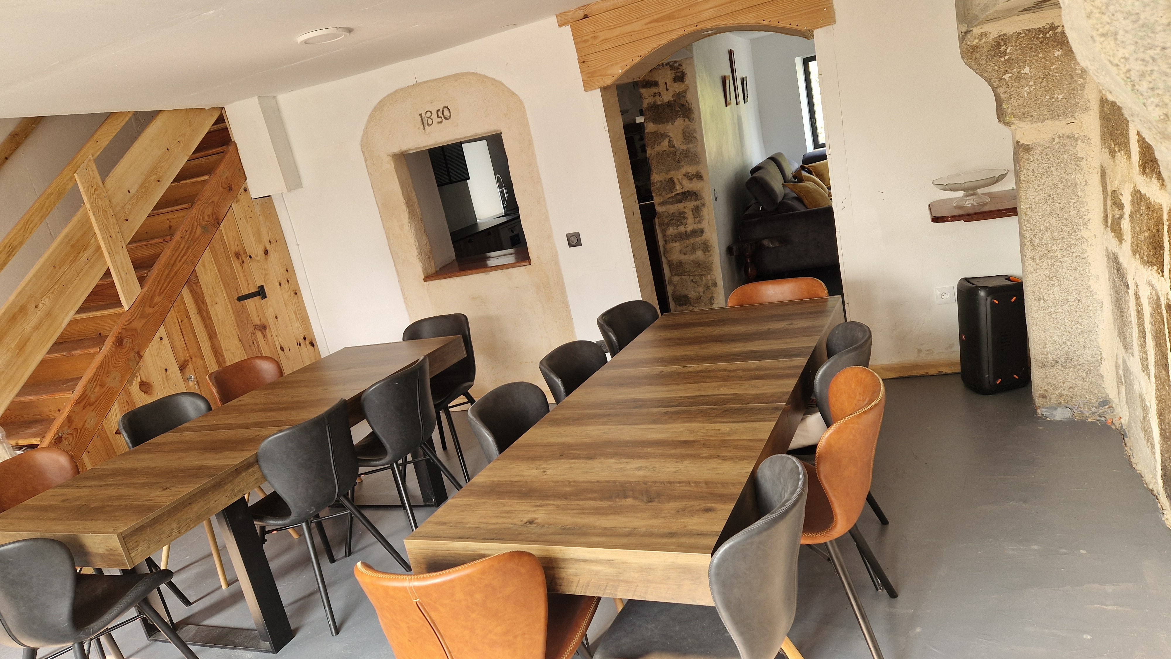 La salle à manger - Gîte Ukhutula , Vollore-Montagne , Puy-de-Dôme , Auvergne