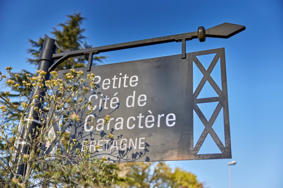 En toutes saisons - Les chemins de randonnée au départ du village vacances.– Les terrains de tennis (intérieur ou extérieur)– Les tables de ping-pong– La pêche dans nos étangs (carte fédérale obligatoire pour tous) et plus encore...