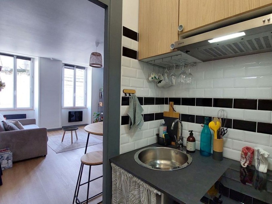 Studio lumineux pour 2 personnes de 33 m² au 1er étage, Centre ville de La Rochelle, Charente maritime