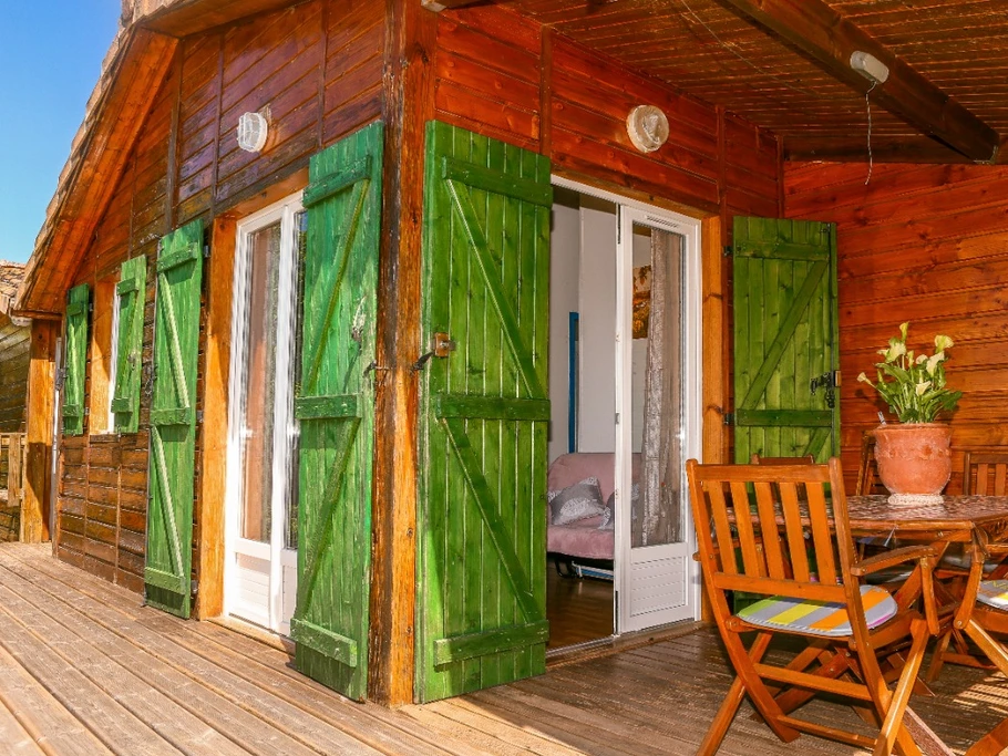 terasse couverte chalet a castelnau de montmiral tarn-toscane-occitane