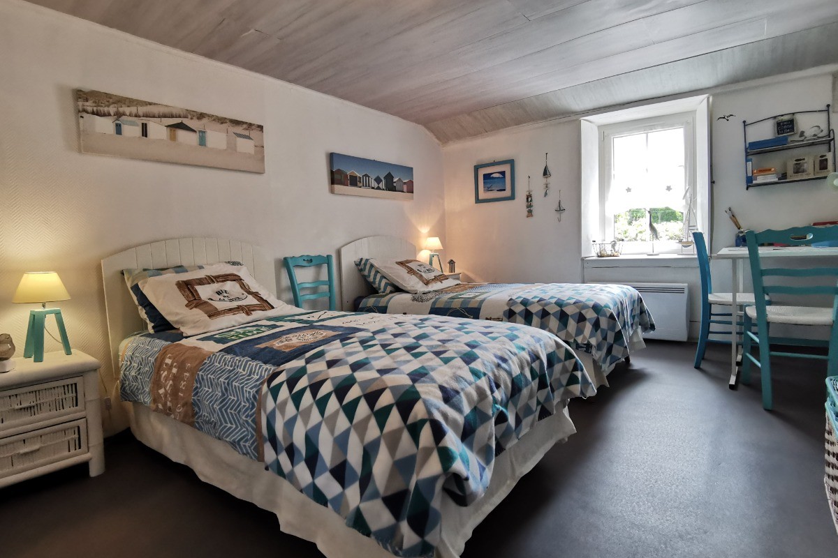 Etage: Chambre 3 avec 2 lits 90