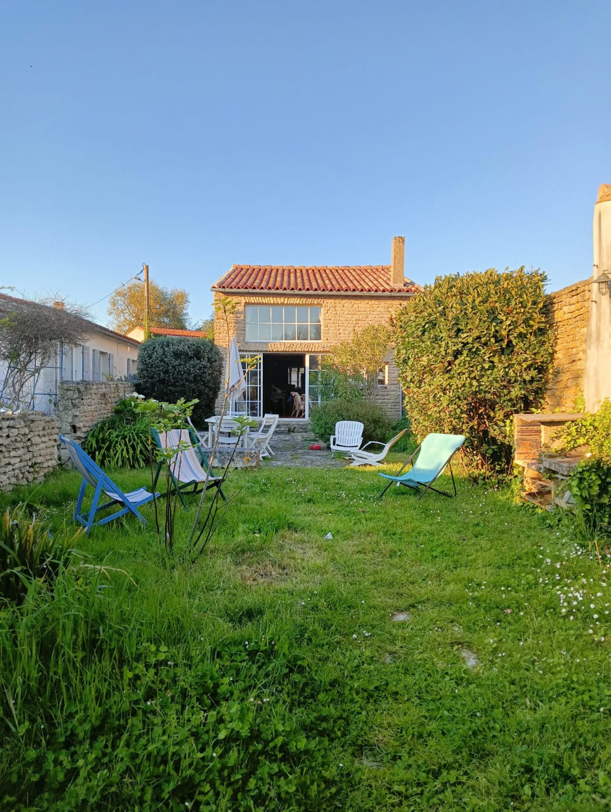 Frontage of the Portes en Ré family home on the Ile de Ré