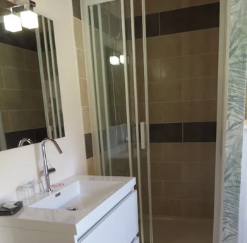 Salle d'eau Chambre Grise