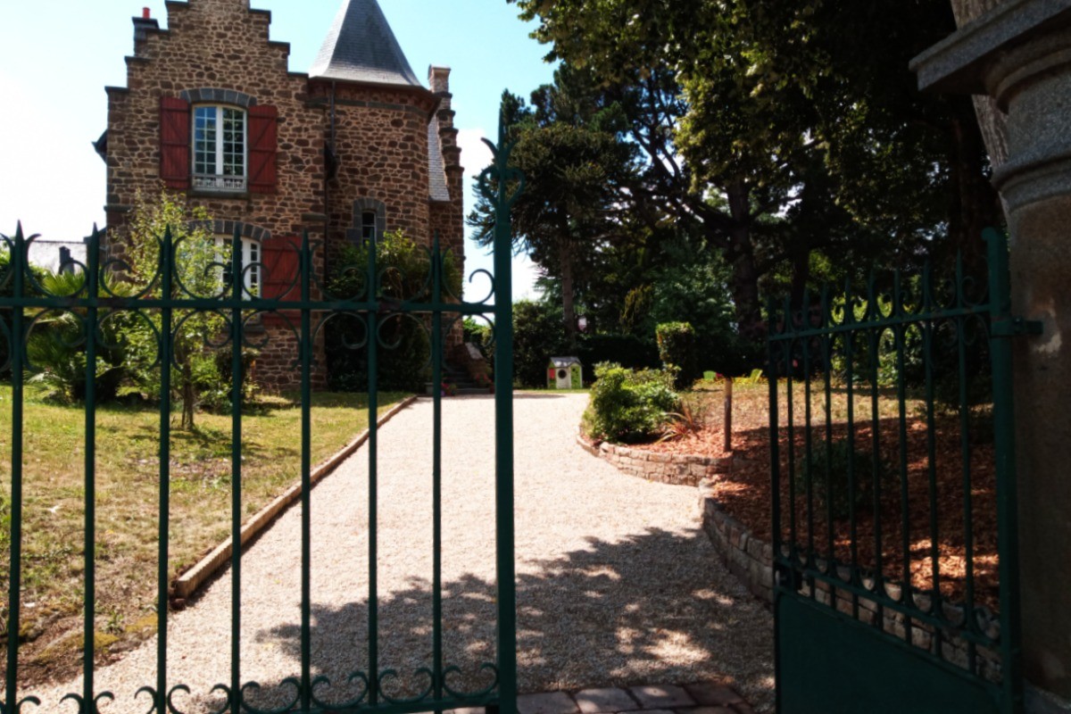 Villa de la Côte du Chat à Hédé-Bazouges.