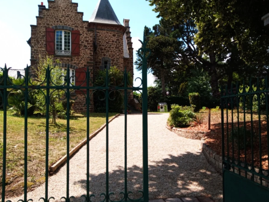 Villa de la Côte du Chat à Hédé-Bazouges.
