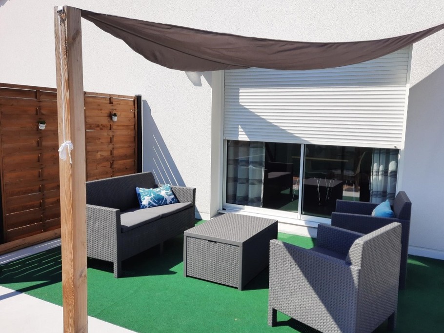 Terrasse côté salon extérieur