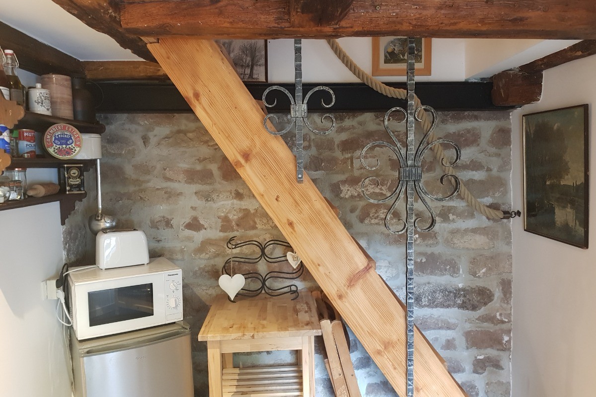 escalier cuisine vers mezzanine