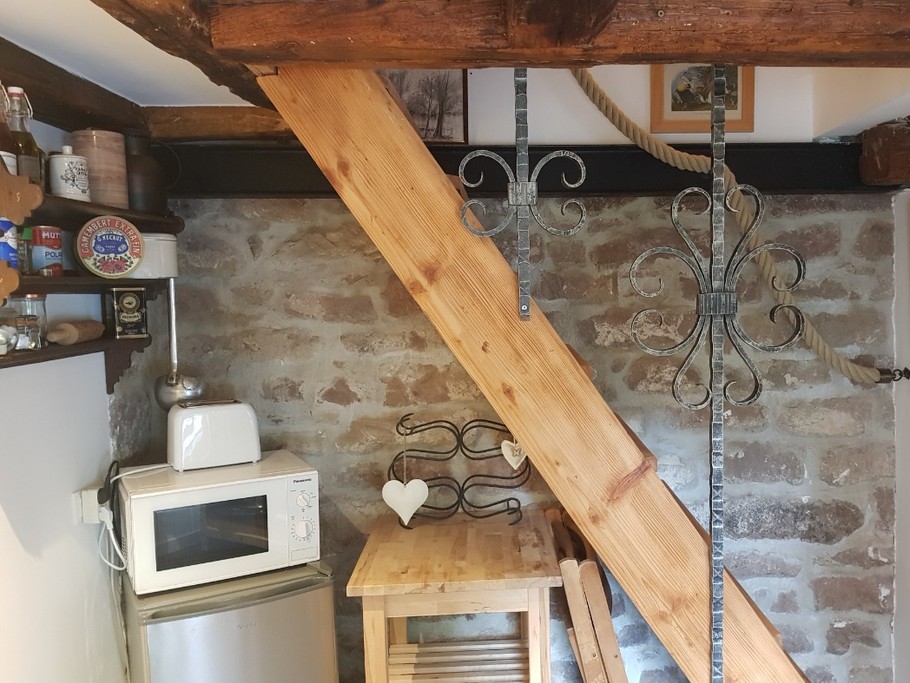 escalier cuisine vers mezzanine