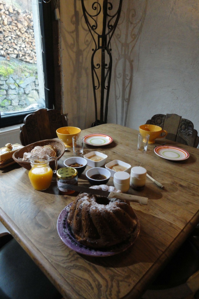 Petit déjeuner - Chambre Flocon à la ferme sous les Hiez à Cornimont