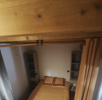 Lit 140 sur mezzanine 1er étage