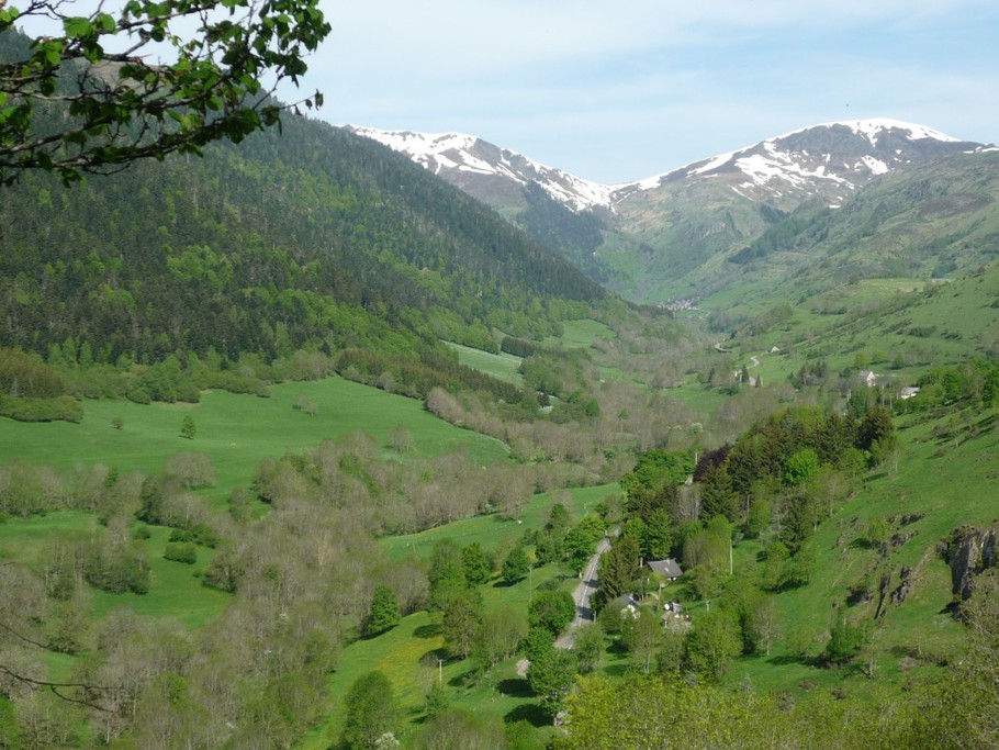 Vallée d'Oueil et son Mont Né point culminant de la vallée  2147m