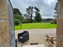 Vue du jardin de l'entrée