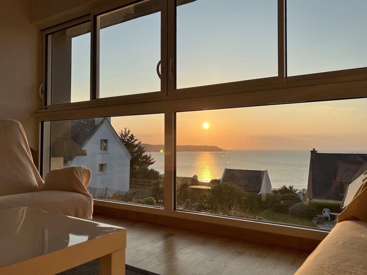 Etage 1: Salon avec vue sur un coucher de soleil