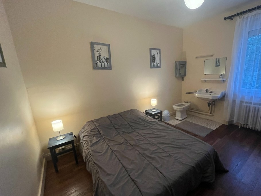 chambre étage 1 lit 2 places