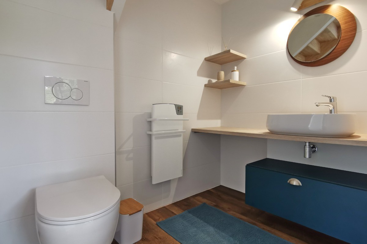 RDC: salle d'eau avec WC
