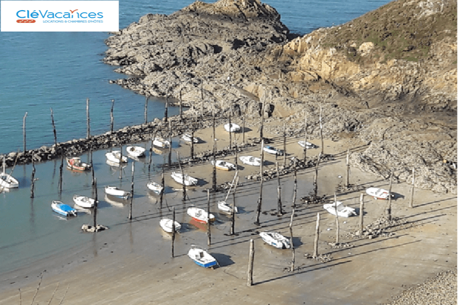 Clévacances, le port à pieux de Gwin Zégal (unique en Europe) à 4,3 km